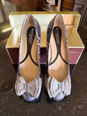 Naturalizer Snake-Print Bow Pumps in Gray and Cream Size 9 M JS-137